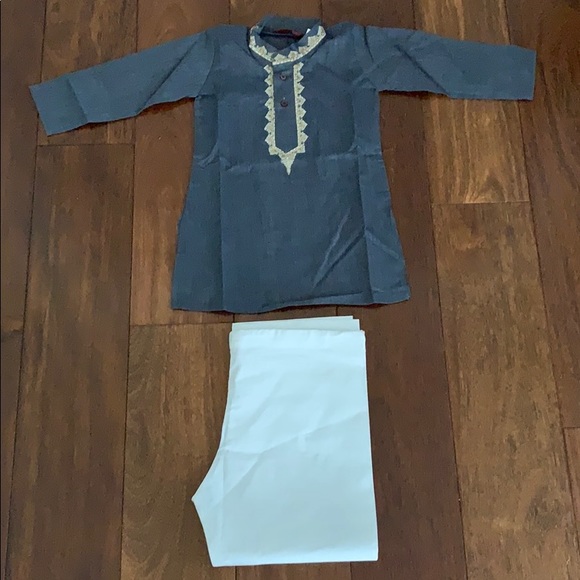 Indian Kurta - Picture 1 of 3
